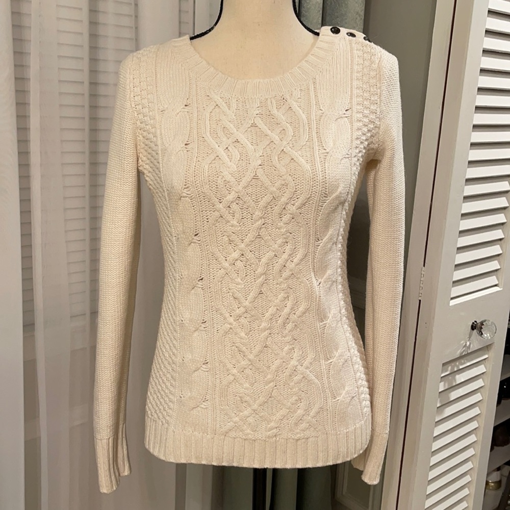 H&M white-off sweater